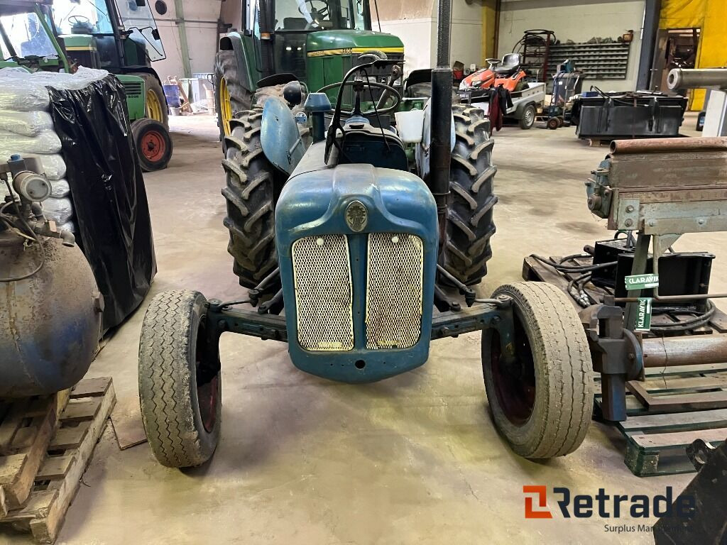 Traktor Ford Dextra Traktor - Machine agricole: photos 2 Traktor Ford Dextra Traktor - Machine agricole: photos 2