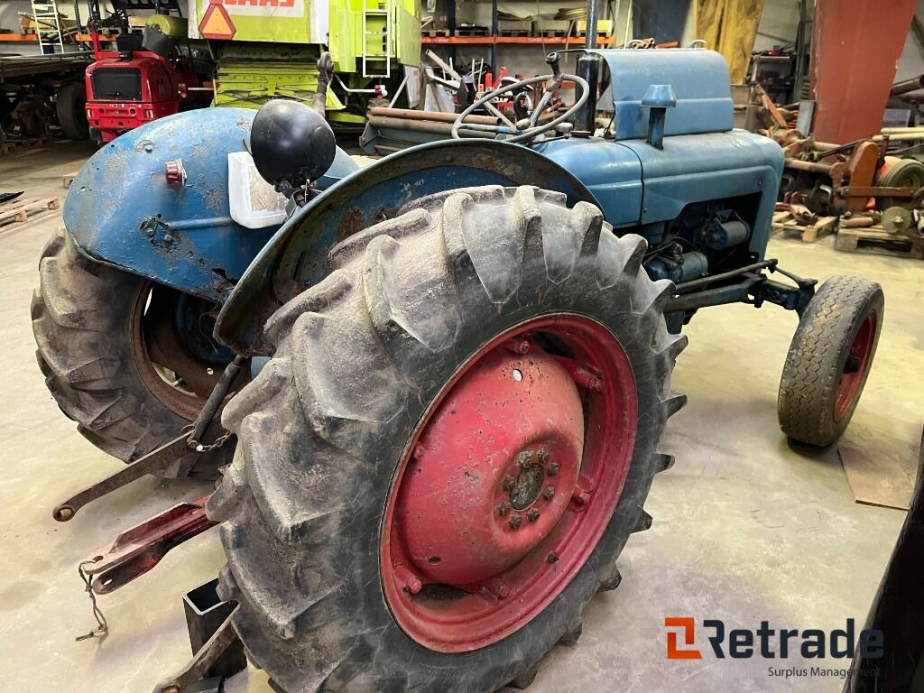 Traktor Ford Dextra Traktor - Machine agricole: photos 4 Traktor Ford Dextra Traktor - Machine agricole: photos 4