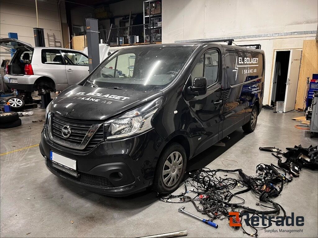 Reparationsobjekt Skåpbil Nissan NV300, 2019, Manuell, Låga Mil - Voiture: photos 1 Reparationsobjekt Skåpbil Nissan NV300, 2019, Manuell, Låga Mil - Voiture: photos 1