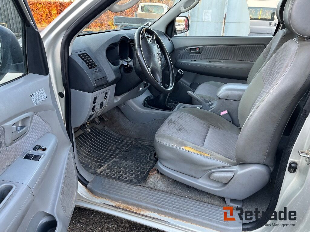 TOYOTA HILUX 2,5 D-4D EX.CAB 4 WD - Pick-up: photos 5 TOYOTA HILUX 2,5 D-4D EX.CAB 4 WD - Pick-up: photos 5