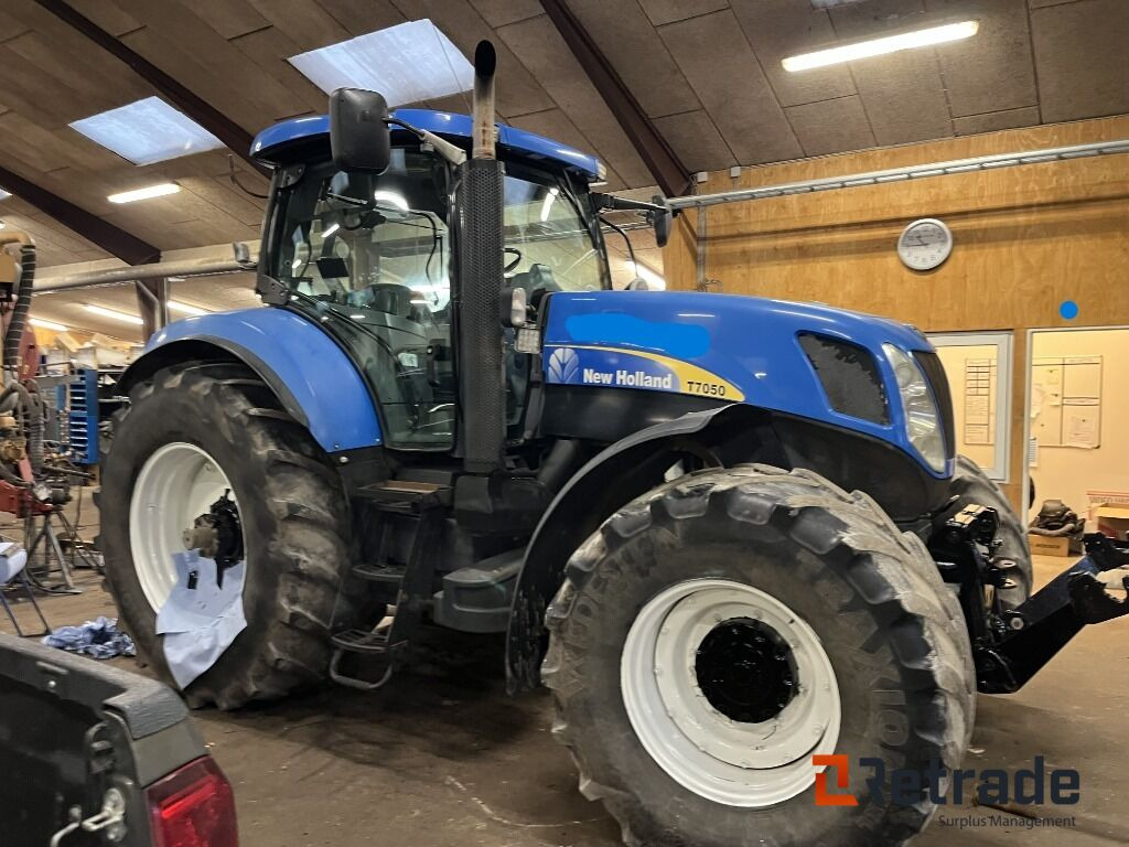 Traktor NEW HOLLAND T7050 - Tracteur agricole: photos 2 Traktor NEW HOLLAND T7050 - Tracteur agricole: photos 2