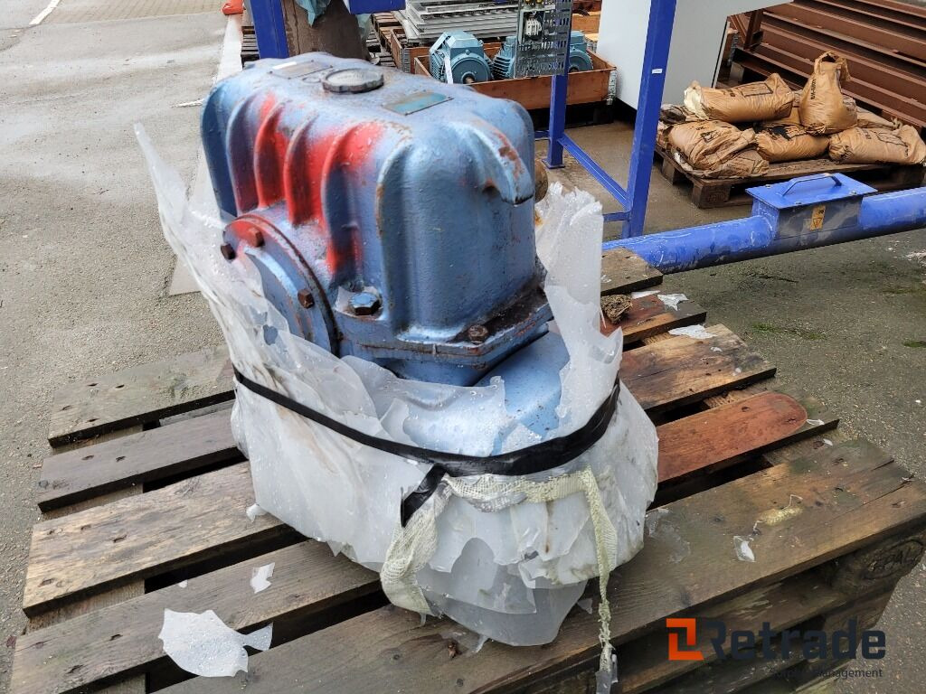 Vinkelväxel Renold Limited - Boîte de vitesse pour Engins de chantier: photos 3 Vinkelväxel Renold Limited - Boîte de vitesse pour Engins de chantier: photos 3