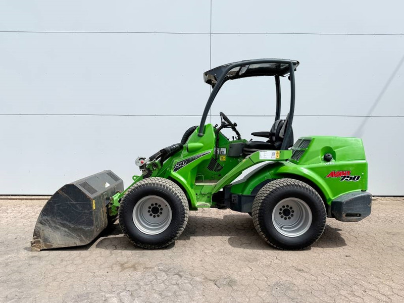 Avant M750 Opti Drive - Bucket + Jib + Forks - Chargeuse sur pneus télescopique: photos 2 Avant M750 Opti Drive - Bucket + Jib + Forks - Chargeuse sur pneus télescopique: photos 2