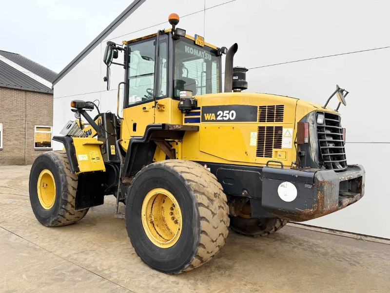 Komatsu WA250-5 - Dutch Machine / 3rd Function / Auto Lube - Chargeuse sur pneus: photos 3 Komatsu WA250-5 - Dutch Machine / 3rd Function / Auto Lube - Chargeuse sur pneus: photos 3