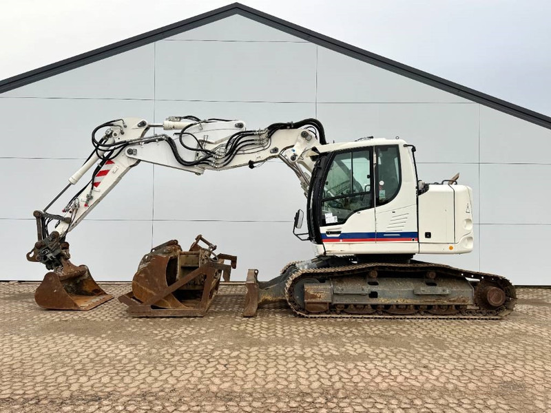 Liebherr R914 Compact - Triple Boom + Extra Attachments - Pelle sur chenille: photos 2 Liebherr R914 Compact - Triple Boom + Extra Attachments - Pelle sur chenille: photos 2