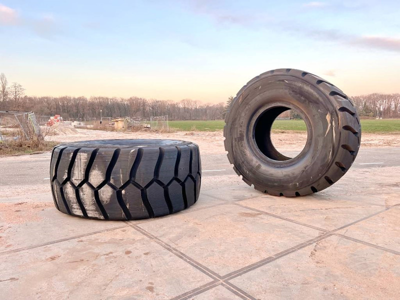 Michelin X Mine D2 45/65R45 Tyre x 2 - Pneus et jantes pour Engins de chantier: photos 1 Michelin X Mine D2 45/65R45 Tyre x 2 - Pneus et jantes pour Engins de chantier: photos 1
