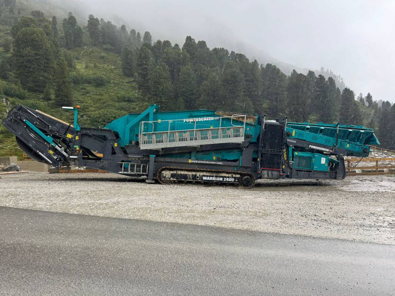 Powerscreen Warrior 2400 - Only 1000 Hours! Extra Conveyor - Crible: photos 1 Powerscreen Warrior 2400 - Only 1000 Hours! Extra Conveyor - Crible: photos 1