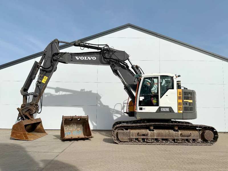 Volvo ECR235EL - Triple Boom / 2 Buckets Included - Pelle sur chenille: photos 1 Volvo ECR235EL - Triple Boom / 2 Buckets Included - Pelle sur chenille: photos 1