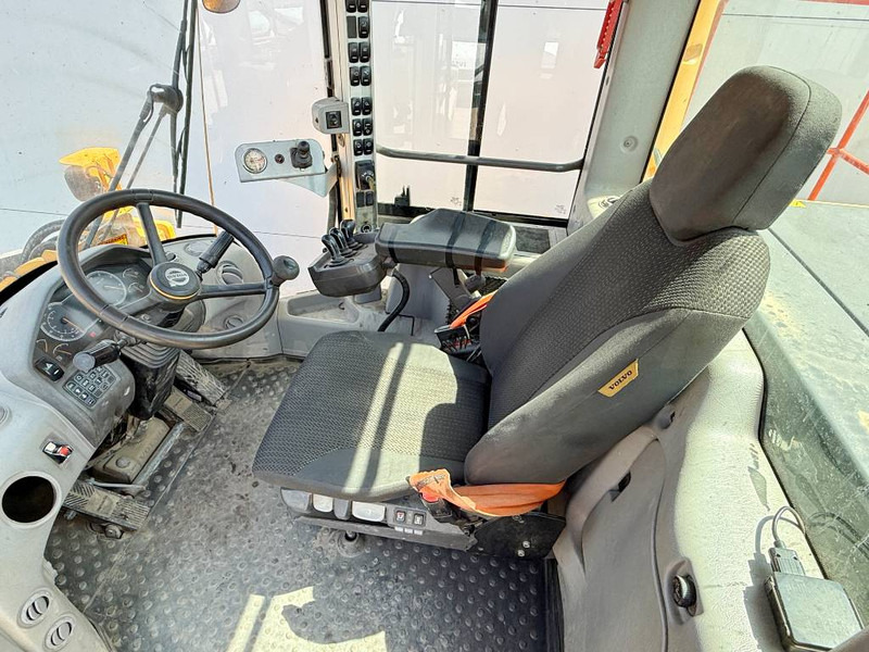 Chargeuse sur pneus Volvo L220H - 3rd Function: photos 8