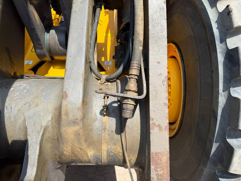 Chargeuse sur pneus Volvo L220H - 3rd Function: photos 18