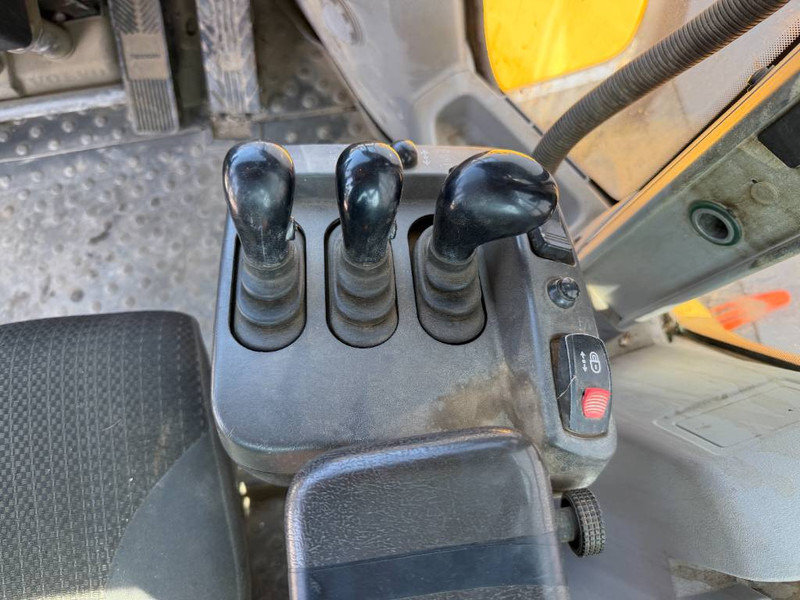 Chargeuse sur pneus Volvo L220H - 3rd Function: photos 10