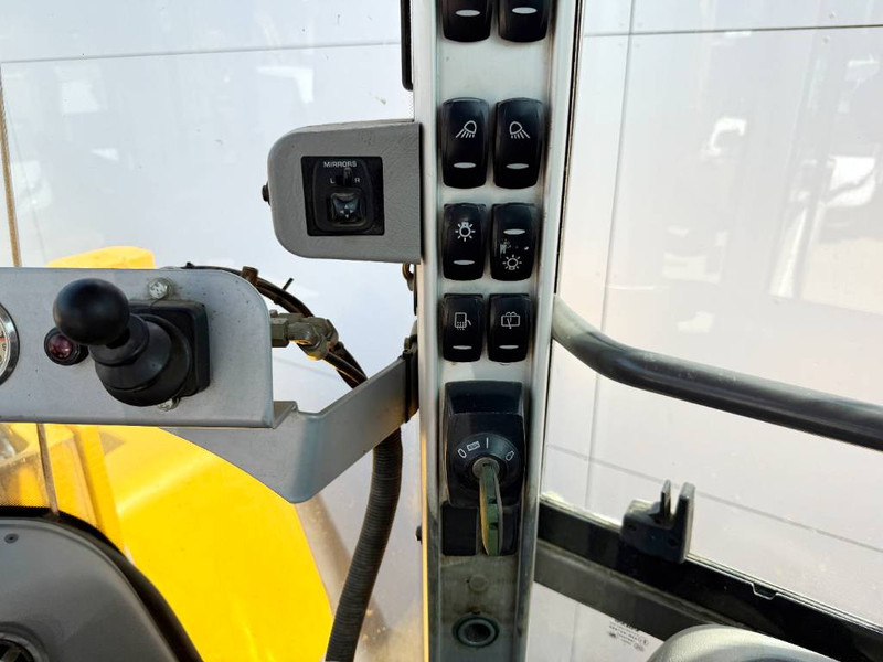 Chargeuse sur pneus Volvo L220H - 3rd Function: photos 13
