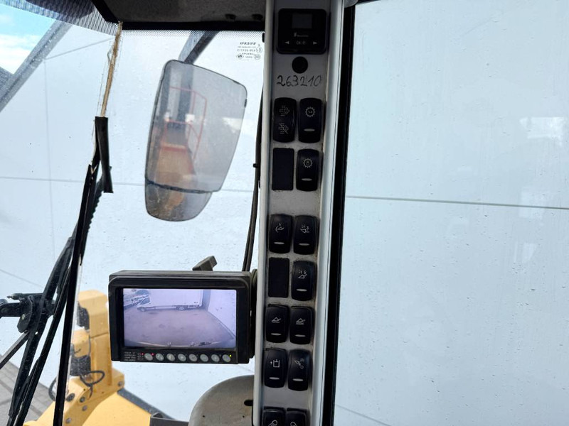 Chargeuse sur pneus Volvo L220H - German Machine / 3rd Function: photos 13
