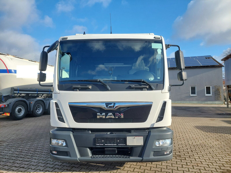 MAN TGL 8.190 L gFH Koffer LBW AHK (25) TÜV NEU - Camion fourgon: photos 3 MAN TGL 8.190 L gFH Koffer LBW AHK (25) TÜV NEU - Camion fourgon: photos 3