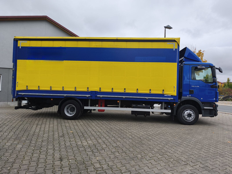 MAN TGM 15.250 Plane Gardine Euro 6 4x2 AHK LBW (39) - Camion à rideaux coulissants: photos 4 MAN TGM 15.250 Plane Gardine Euro 6 4x2 AHK LBW (39) - Camion à rideaux coulissants: photos 4