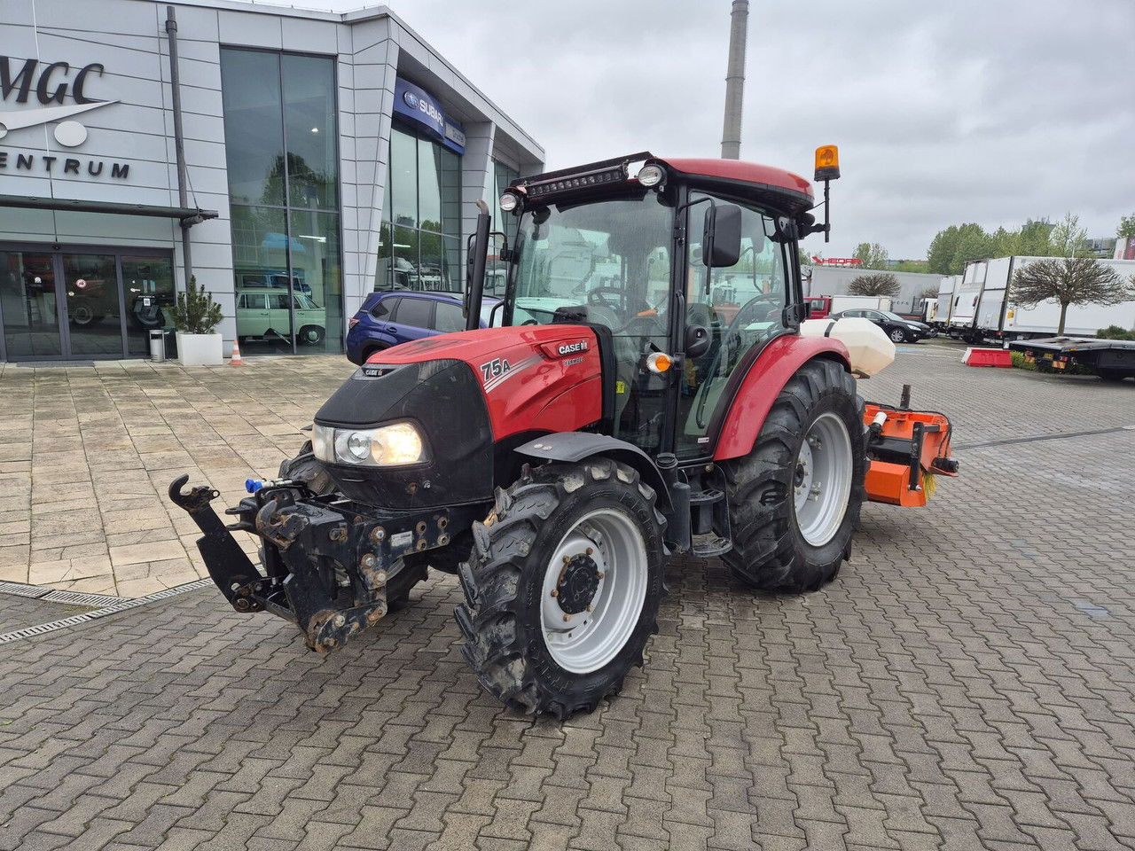 Case IH Farmall 75 / 2022 / Only 1853 MTH / Sweeper + Plow Extra / 1 OWN - Tracteur agricole: photos 3 Case IH Farmall 75 / 2022 / Only 1853 MTH / Sweeper + Plow Extra / 1 OWN - Tracteur agricole: photos 3