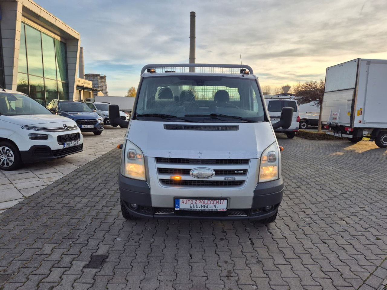 Ford Transit 350 2.4 TDCi / Very Strong Hiab / 1 Owner / Serviced - Utilitaire plateau: photos 3 Ford Transit 350 2.4 TDCi / Very Strong Hiab / 1 Owner / Serviced - Utilitaire plateau: photos 3