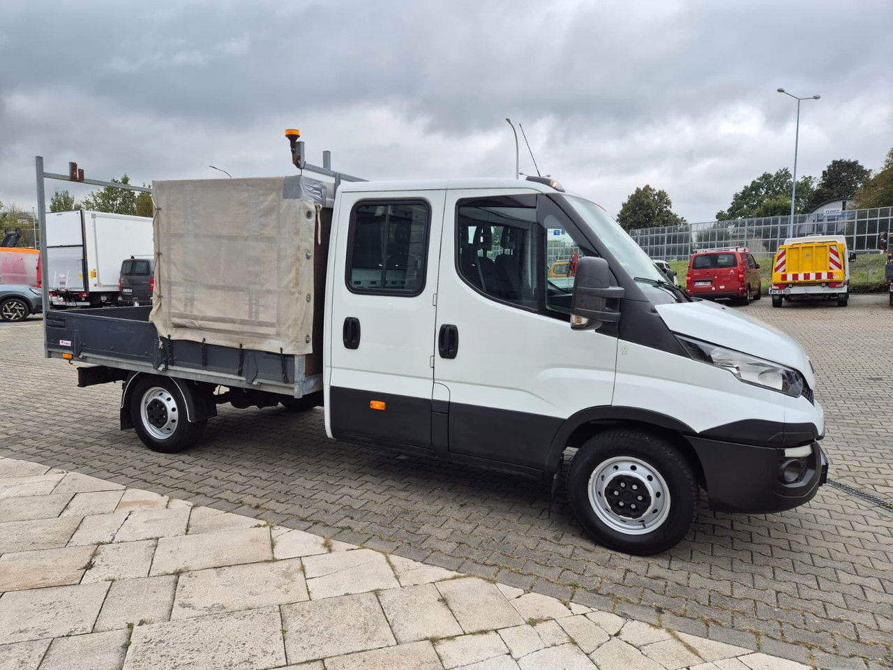 Iveco Daily 35 35S15 / Doka / 1 Owner / LOW KM / 7 Seats - Utilitaire plateau: photos 5 Iveco Daily 35 35S15 / Doka / 1 Owner / LOW KM / 7 Seats - Utilitaire plateau: photos 5