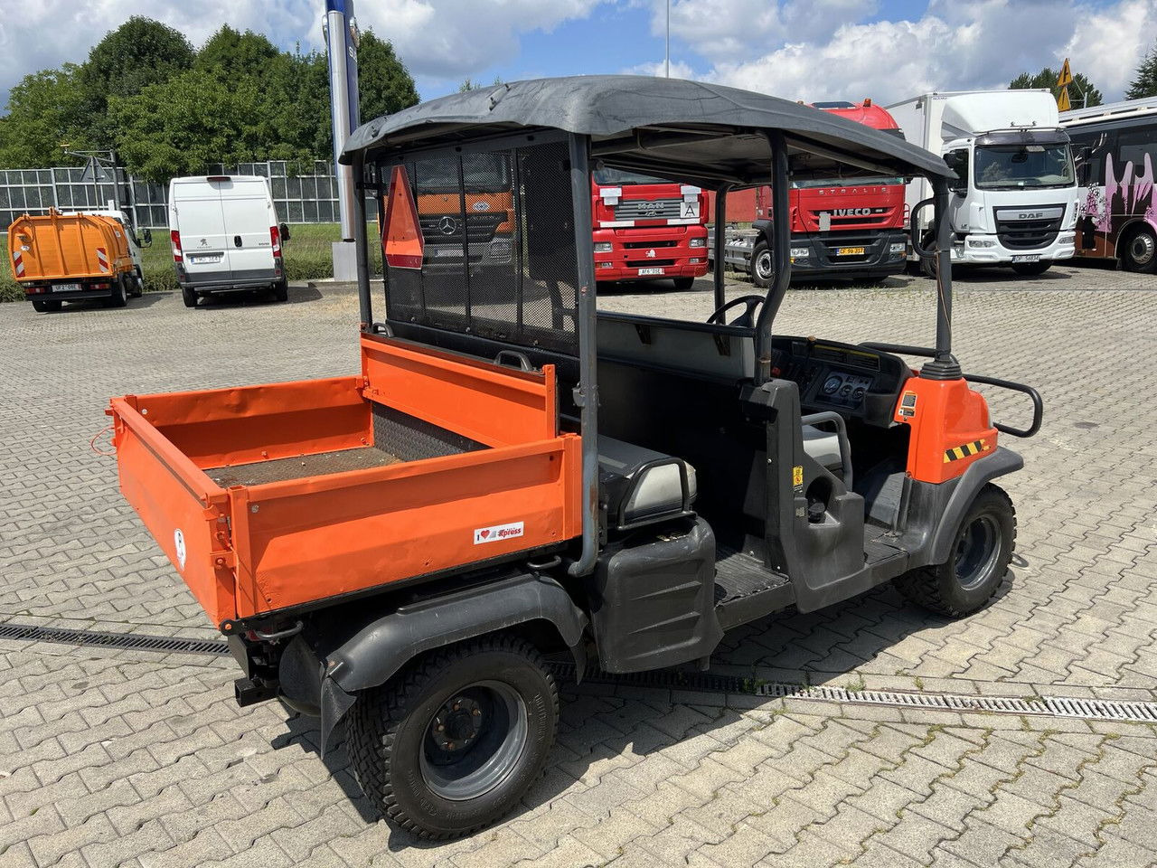 Kubota RTV 1140 / Double cabin + tipper/ 4X4 / Chepper P RTV 1140 / Double cabin + tipper/ 4X4 / Chepper Price - Quadricycle: photos 4 Kubota RTV 1140 / Double cabin + tipper/ 4X4 / Chepper P RTV 1140 / Double cabin + tipper/ 4X4 / Chepper Price - Quadricycle: photos 4
