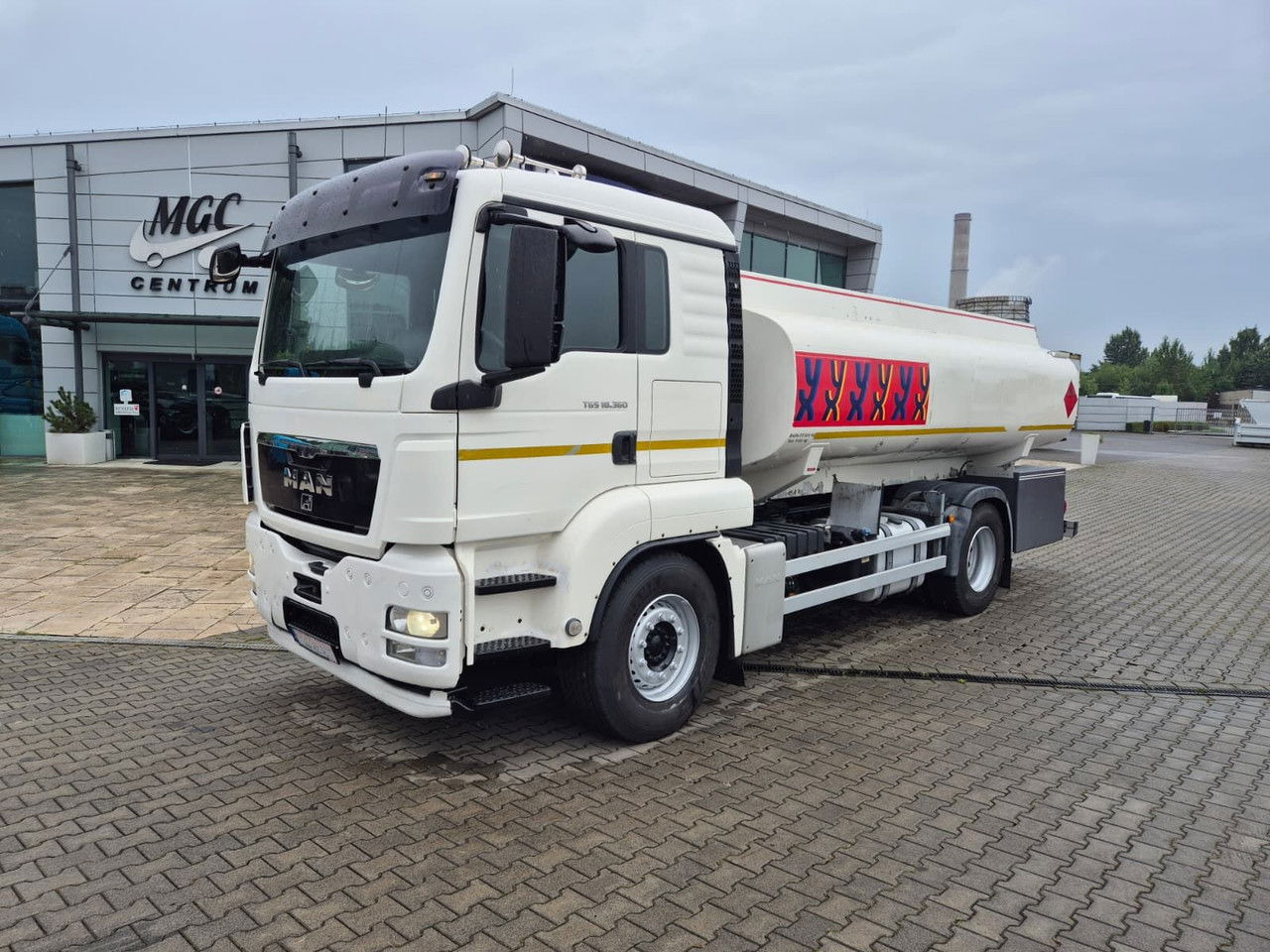 MAN TGS 18.360 OIL Transport / Good Condition - Camion citerne: photos 2 MAN TGS 18.360 OIL Transport / Good Condition - Camion citerne: photos 2