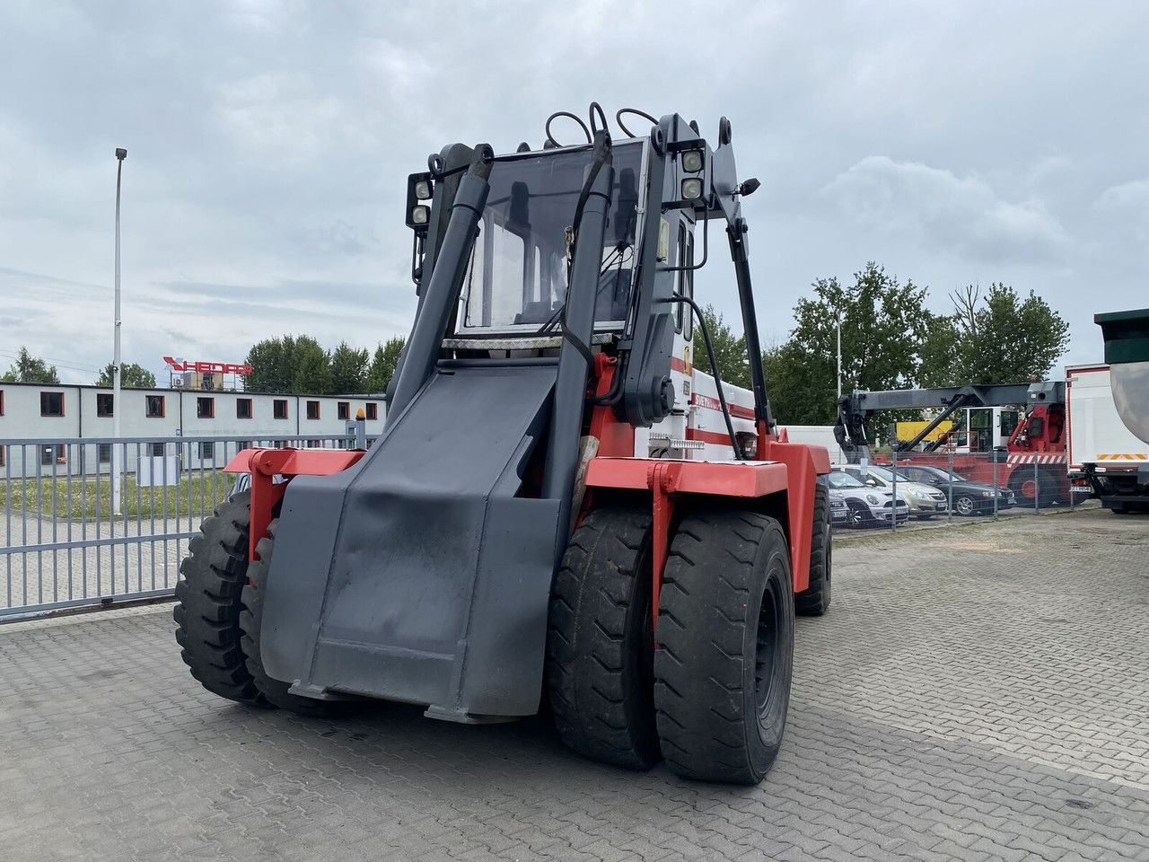 SVETRUCK TMF 12/9 HB / 1 Owner / Elme Spreader / Wood LOG A RM - Reach stacker: photos 5 SVETRUCK TMF 12/9 HB / 1 Owner / Elme Spreader / Wood LOG A RM - Reach stacker: photos 5