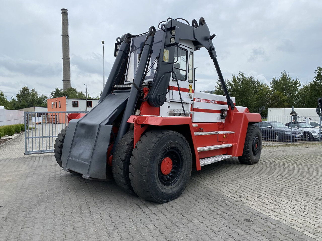 SVETRUCK TMF 12/9 HB / 1 Owner / Elme Spreader / Wood LOG A RM - Reach stacker: photos 3 SVETRUCK TMF 12/9 HB / 1 Owner / Elme Spreader / Wood LOG A RM - Reach stacker: photos 3