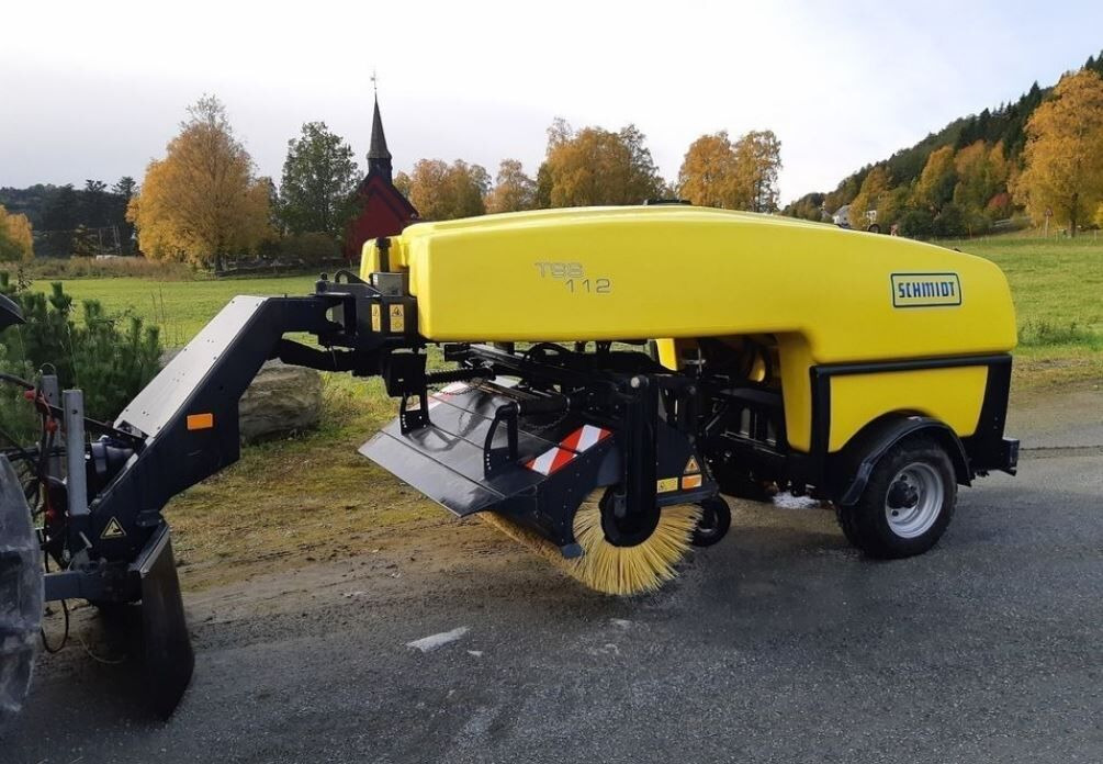 Schmidt TSS 122, Like NEW, Only 203 hours, up to 40KM/h - Transport all - Balayeuse industrielle: photos 2 Schmidt TSS 122, Like NEW, Only 203 hours, up to 40KM/h - Transport all - Balayeuse industrielle: photos 2