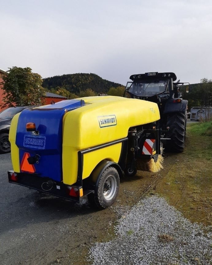 Schmidt TSS 122, Like NEW, Only 203 hours, up to 40KM/h - Transport all - Balayeuse industrielle: photos 4 Schmidt TSS 122, Like NEW, Only 203 hours, up to 40KM/h - Transport all - Balayeuse industrielle: photos 4