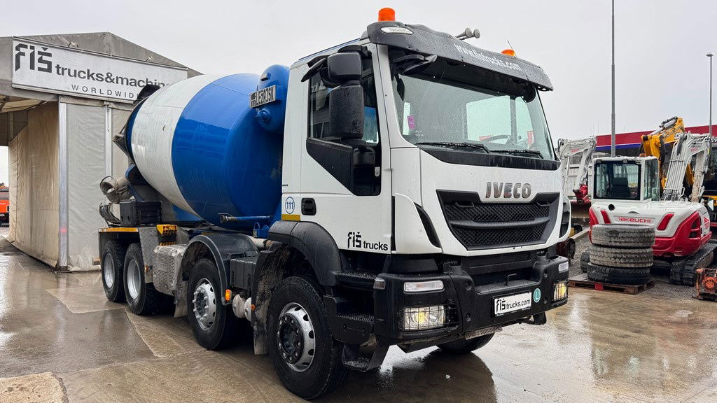 Iveco Trakker AD340TB45 8x4 mixer 9m3 - Camion malaxeur: photos 3 Iveco Trakker AD340TB45 8x4 mixer 9m3 - Camion malaxeur: photos 3