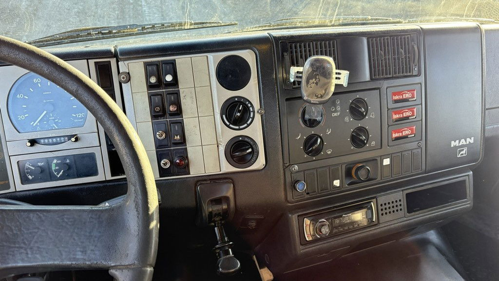 Camion benne MAN 27.403 - 6x4 - 3 sided tipper - perfect: photos 19