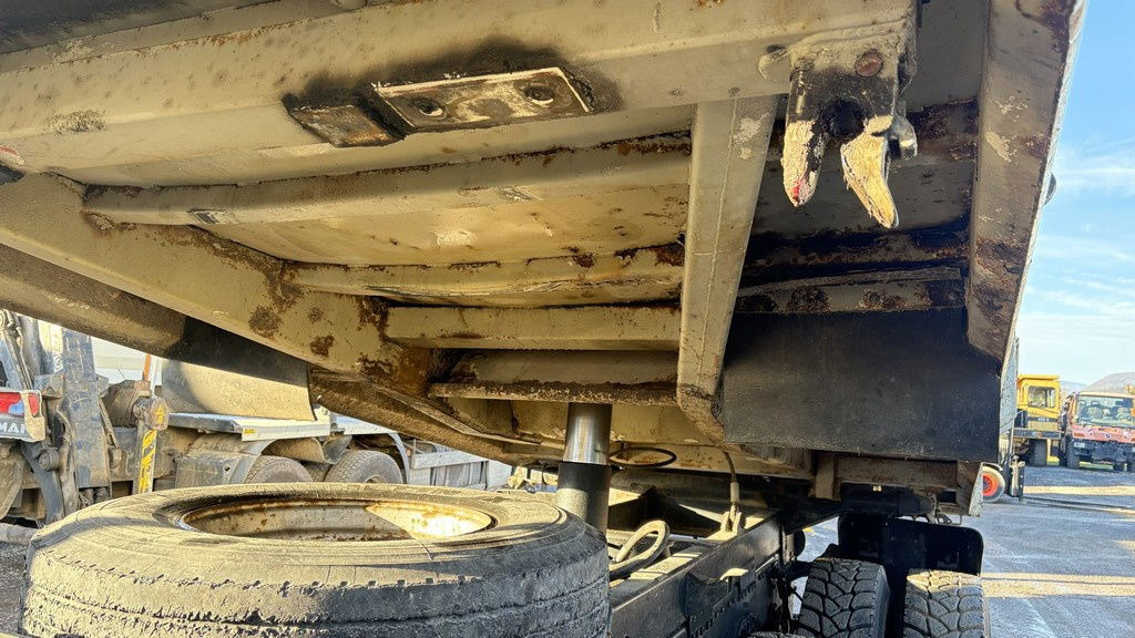 Camion benne MAN 27.403 - 6x4 - 3 sided tipper - perfect: photos 6