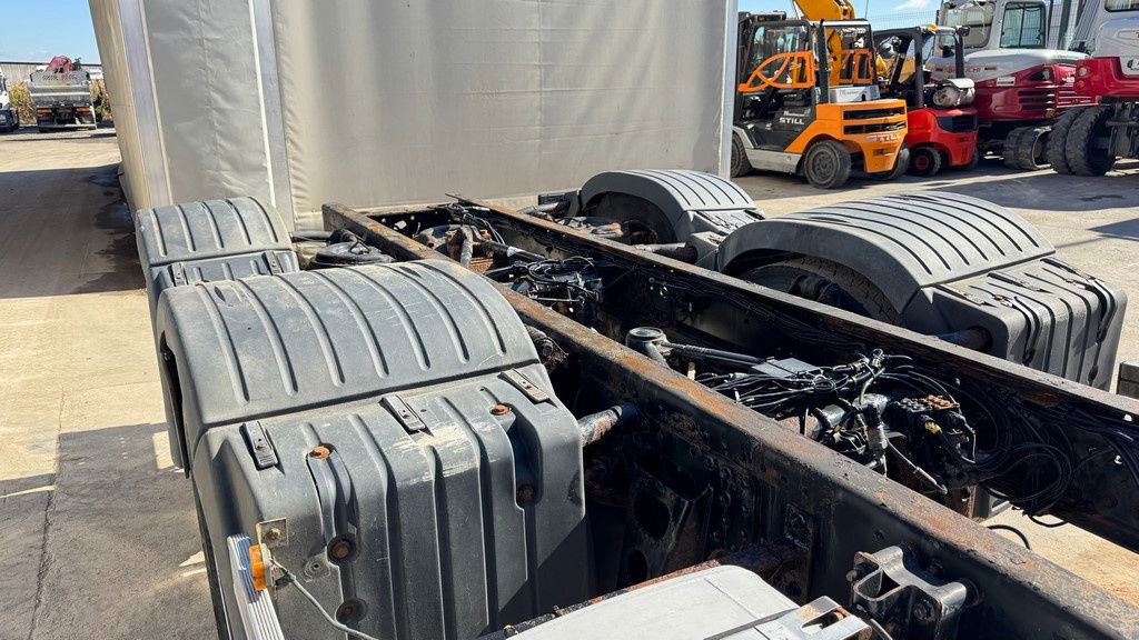 MAN TGA 26.460 6X2 chassis - lifitng axle - Châssis cabine: photos 5 MAN TGA 26.460 6X2 chassis - lifitng axle - Châssis cabine: photos 5