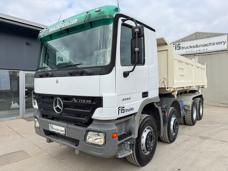 Mercedes-Benz Actros 4144 K 8x4 3 sided tipper - 1st owner - Camion benne: photos 1 Mercedes-Benz Actros 4144 K 8x4 3 sided tipper - 1st owner - Camion benne: photos 1