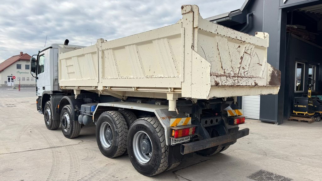 Mercedes-Benz Actros 4144 K 8x4 3 sided tipper - 1st owner - Camion benne: photos 5 Mercedes-Benz Actros 4144 K 8x4 3 sided tipper - 1st owner - Camion benne: photos 5