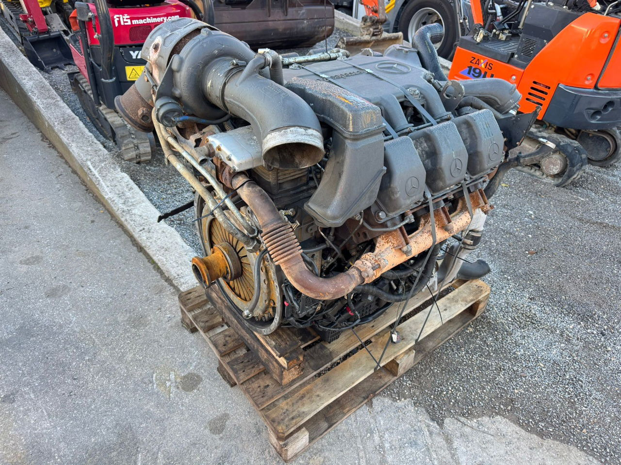 Mercedes-Benz Engine V6 - 2010 Year - 230.000KM - damaged - Moteur pour Camion: photos 4 Mercedes-Benz Engine V6 - 2010 Year - 230.000KM - damaged - Moteur pour Camion: photos 4