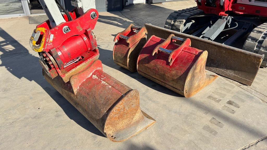 Takeuchi Takeuchi TB290-2 - 2022 Year - Powertilt - 3X Buckets - 945 Hours - Mini pelle: photos 3 Takeuchi Takeuchi TB290-2 - 2022 Year - Powertilt - 3X Buckets - 945 Hours - Mini pelle: photos 3