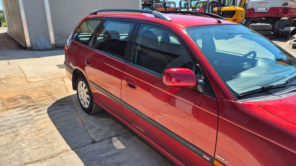 Toyota Avensis 1.8 - Petrol - 5 Doors - AC - Voiture: photos 4 Toyota Avensis 1.8 - Petrol - 5 Doors - AC - Voiture: photos 4
