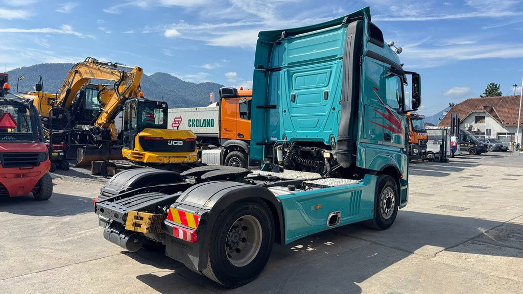Mercedes-Benz Actros 1853 LS 4x2 tractor unit - retarder - tipp. hydraulics - Tracteur routier: photos 5 Mercedes-Benz Actros 1853 LS 4x2 tractor unit - retarder - tipp. hydraulics - Tracteur routier: photos 5