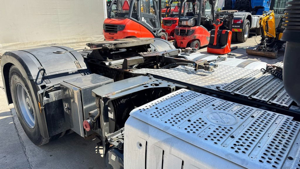 Mercedes-Benz Arocs 1945 HAD 4X4 tractor unit - tipper hydraulics - retarder - Tracteur routier: photos 4 Mercedes-Benz Arocs 1945 HAD 4X4 tractor unit - tipper hydraulics - retarder - Tracteur routier: photos 4