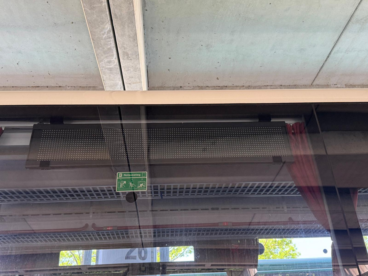 Bus interurbain Setra S 415 UL business ORIGINAL KM!! / 6 Gang / Klima: photos 7 Bus interurbain Setra S 415 UL business ORIGINAL KM!! / 6 Gang / Klima: photos 7