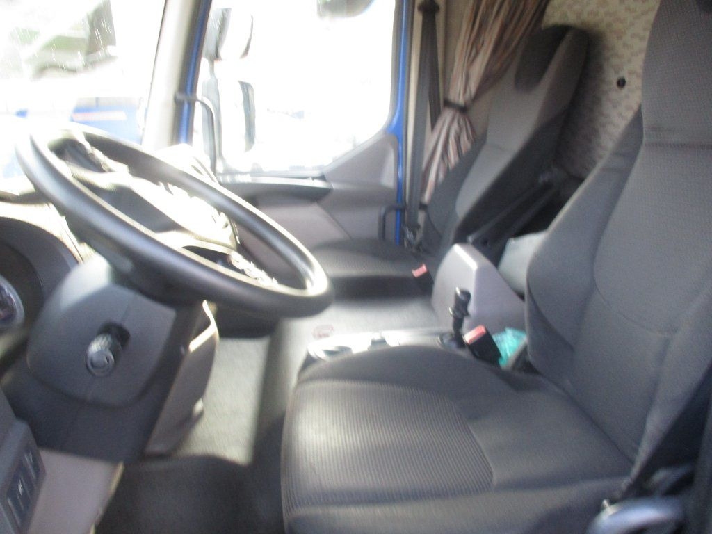 DAF LF 290 FA - Camion plateau: photos 4 DAF LF 290 FA - Camion plateau: photos 4