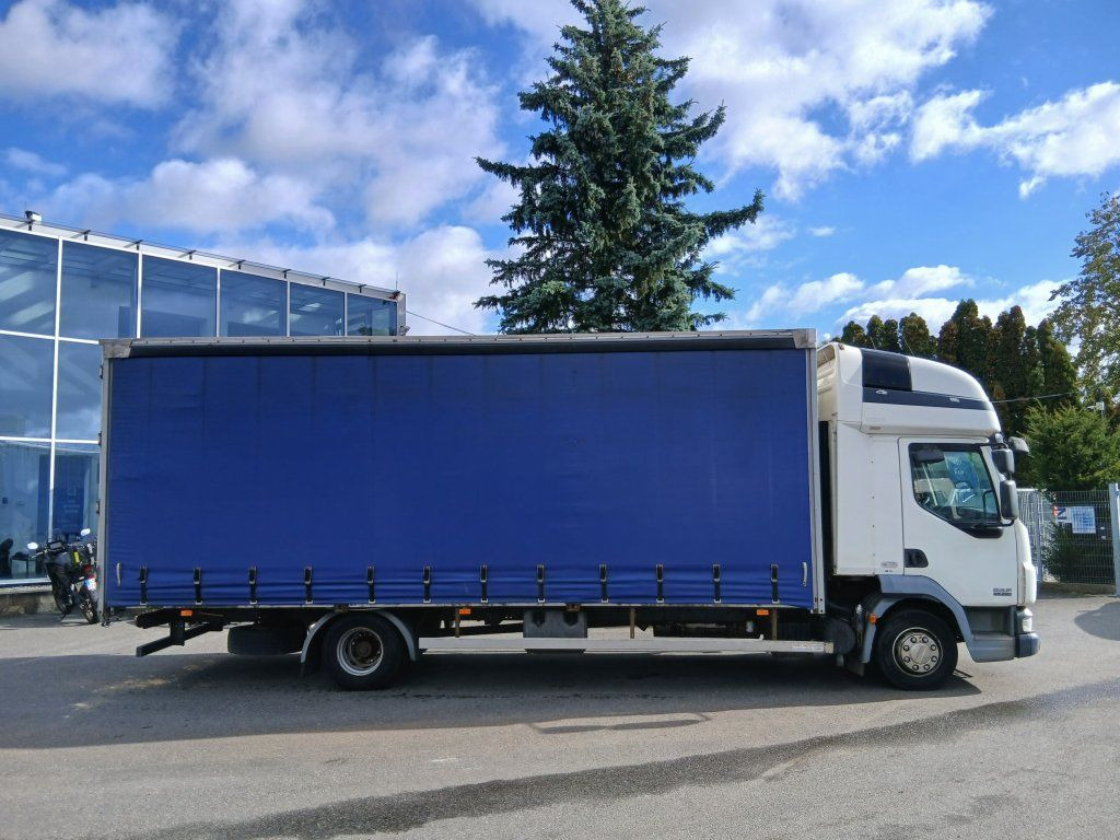 DAF LF45.220 EURO 4 - Camion à rideaux coulissants: photos 3 DAF LF45.220 EURO 4 - Camion à rideaux coulissants: photos 3
