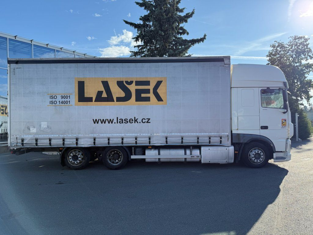 DAF XF440 EURO 6 6x2 - Camion à rideaux coulissants: photos 3 DAF XF440 EURO 6 6x2 - Camion à rideaux coulissants: photos 3