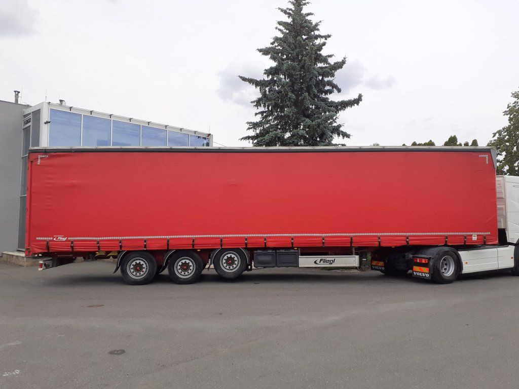 Fliegl SDS 390 Maxirunner (Varios) standard+mega - Semi-remorque rideaux coulissants: photos 3 Fliegl SDS 390 Maxirunner (Varios) standard+mega - Semi-remorque rideaux coulissants: photos 3