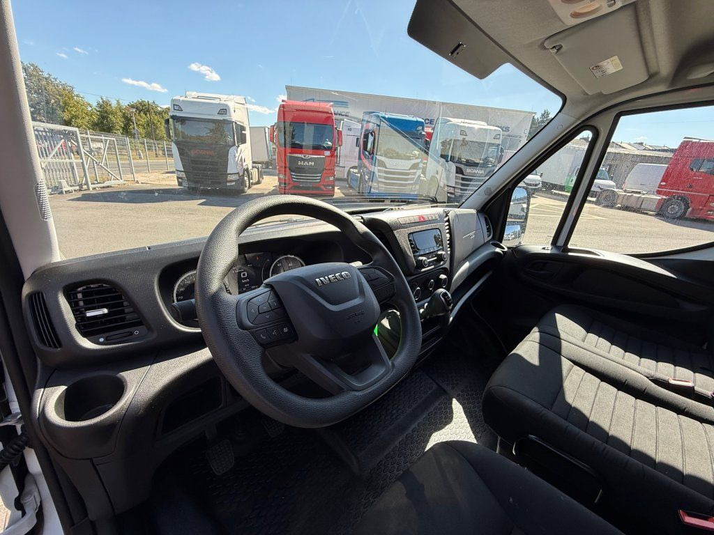 Fourgon grand volume Iveco 35C16 Daily: photos 12