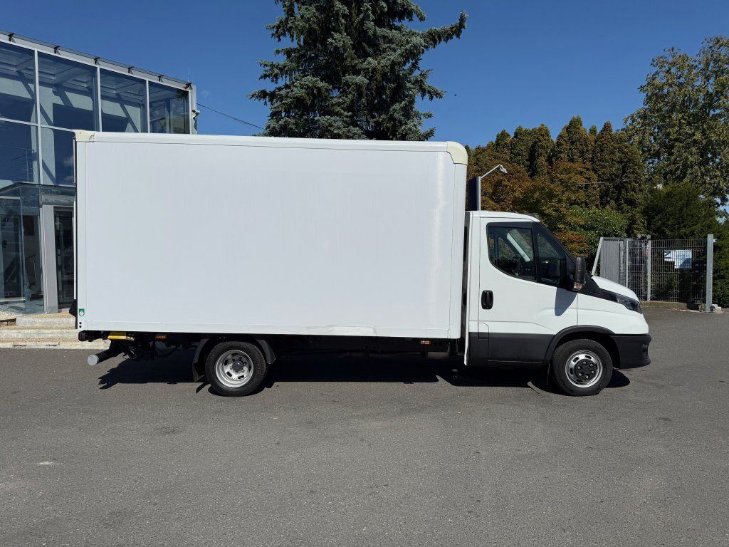 Iveco 35C16 Daily - Fourgon grand volume: photos 3 Iveco 35C16 Daily - Fourgon grand volume: photos 3