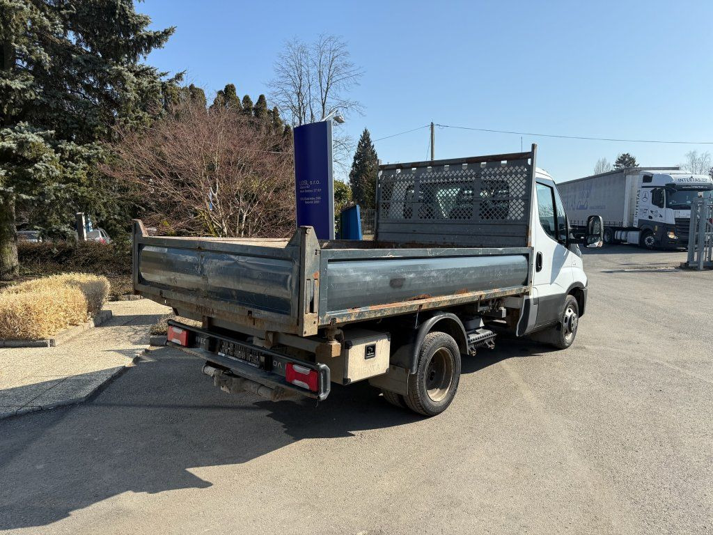 Iveco 35C17 Daily - Utilitaire benne: photos 4 Iveco 35C17 Daily - Utilitaire benne: photos 4