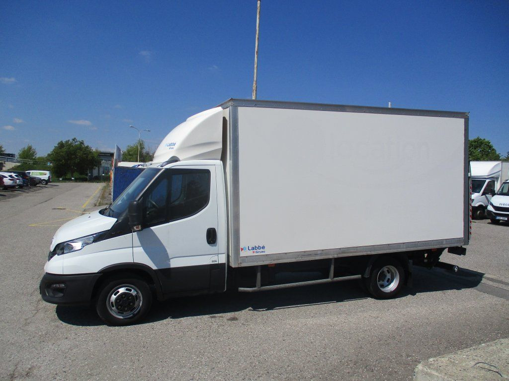 Fourgon grand volume Iveco Daily 35C16 3.0: photos 13