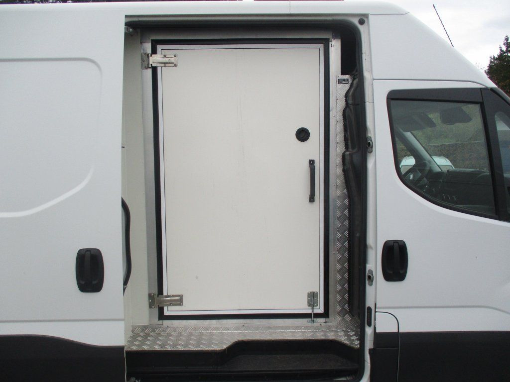 Iveco Daily 35C16 - Utilitaire frigorifique: photos 4 Iveco Daily 35C16 - Utilitaire frigorifique: photos 4