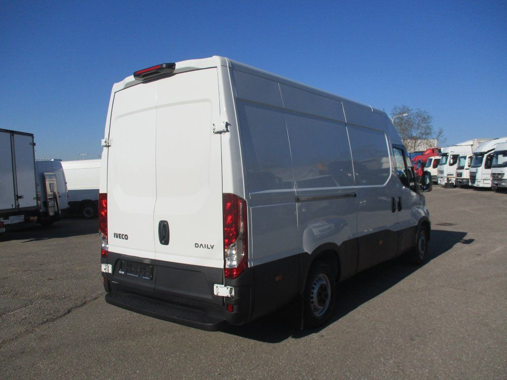 Iveco Daily 35S16 - Fourgon utilitaire: photos 5 Iveco Daily 35S16 - Fourgon utilitaire: photos 5
